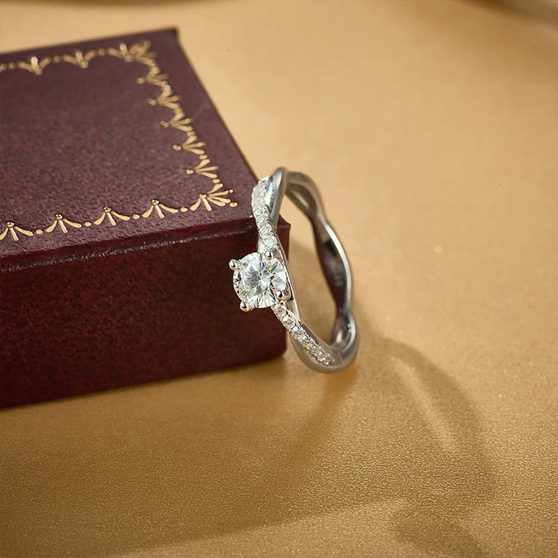 Classic 0.5 Carat Minimalist Moissanite 925 Sterling Silver Four Claw Wedding Ring