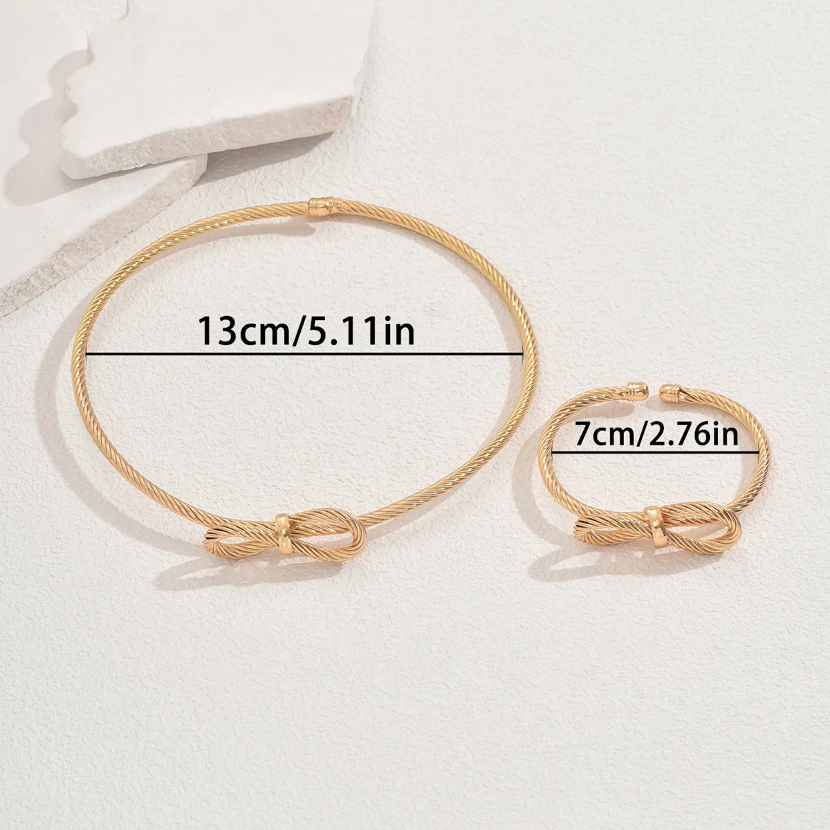 2025 New Luxury Women's Accessible Niche Geometric Bow Design High-End Necklace Bracelet Set Fashion Cuff Bracelets
