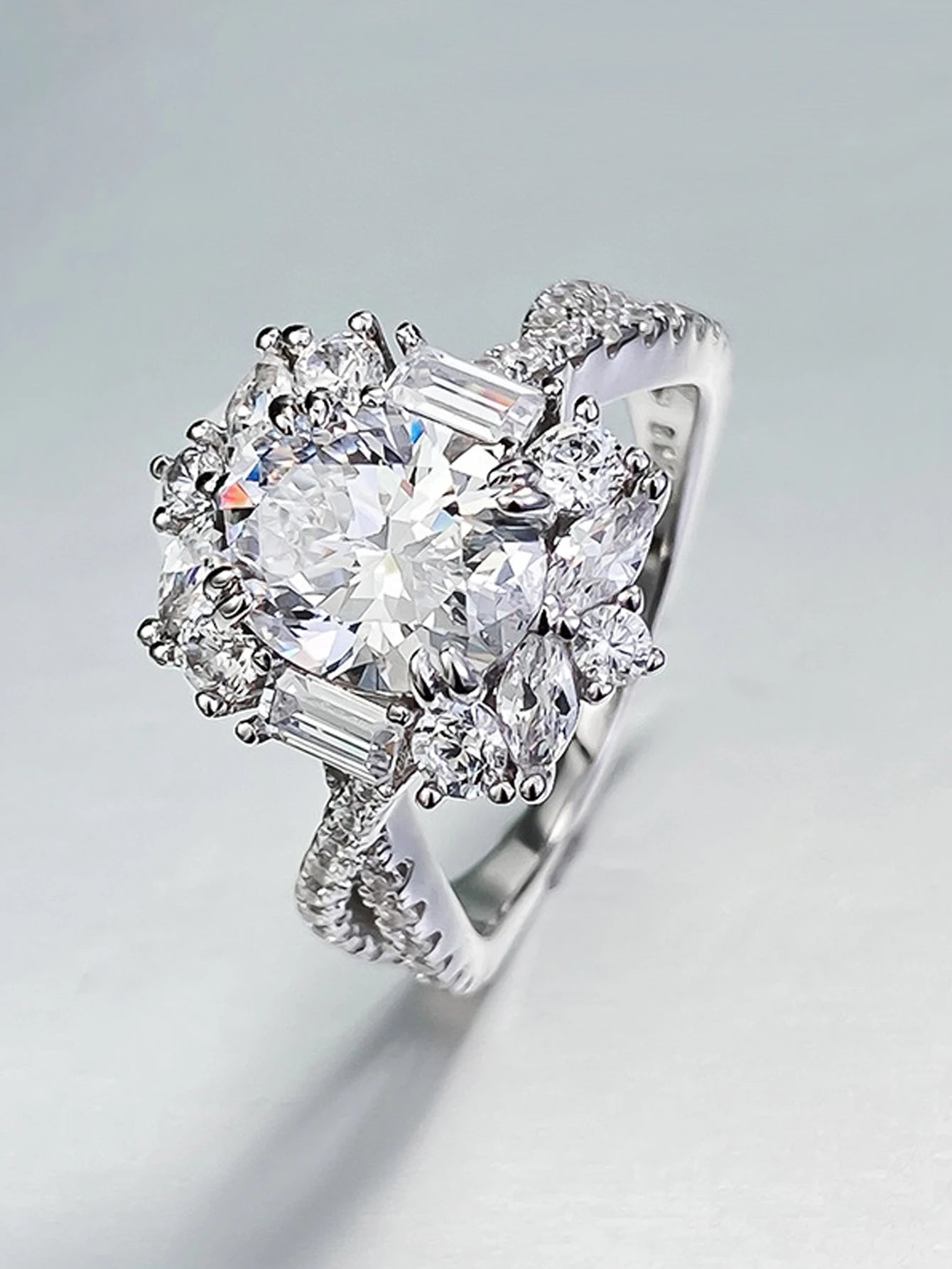 Custom Luxury Oval Cut Cubic Engagement Wedding Gemstone Jewelry for Women 925 Sterling Silver Moissanite Ring