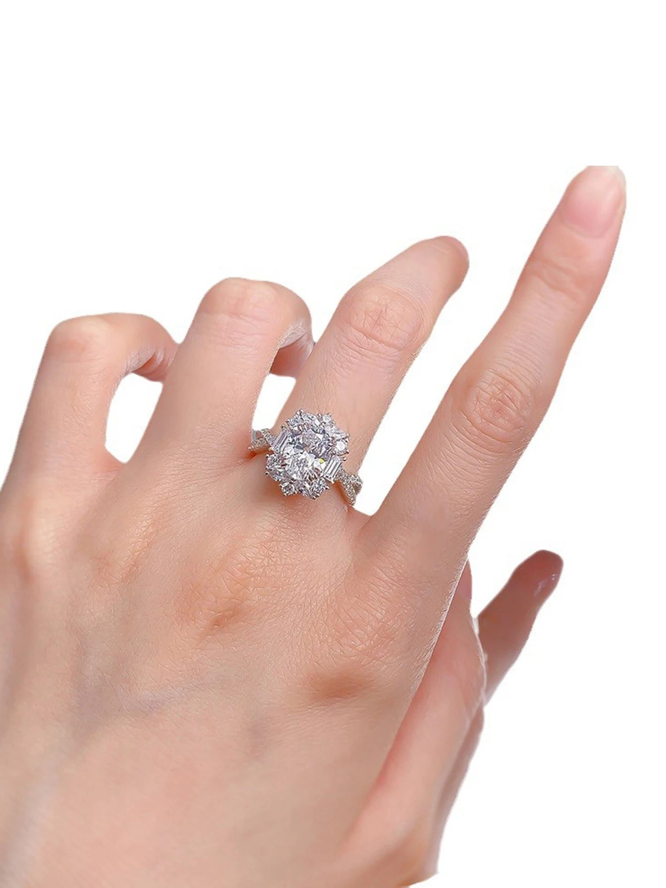 Custom Luxury Oval Cut Cubic Engagement Wedding Gemstone Jewelry for Women 925 Sterling Silver Moissanite Ring