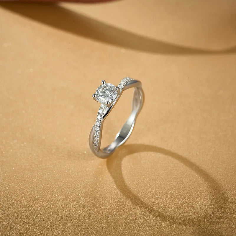 Classic 0.5 Carat Minimalist Moissanite 925 Sterling Silver Four Claw Wedding Ring