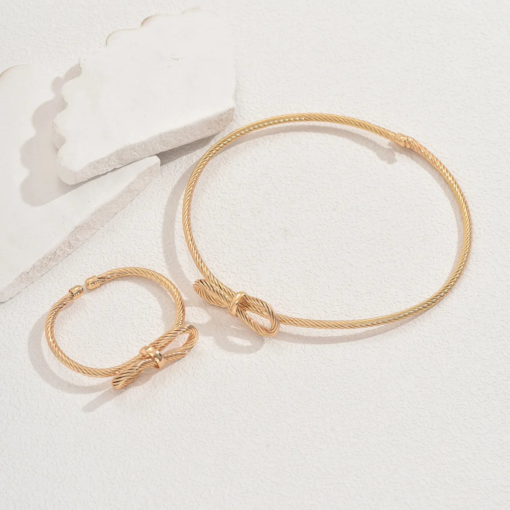 2025 New Luxury Women's Accessible Niche Geometric Bow Design High-End Necklace Bracelet Set Fashion Cuff Bracelets