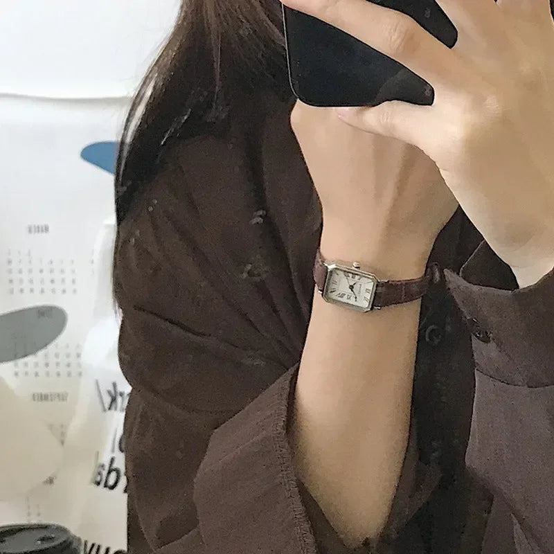 Montre à quartz vintage pour femme, petit cadran, bracelet en cuir doux, décontracté, dames, horloge, poignet