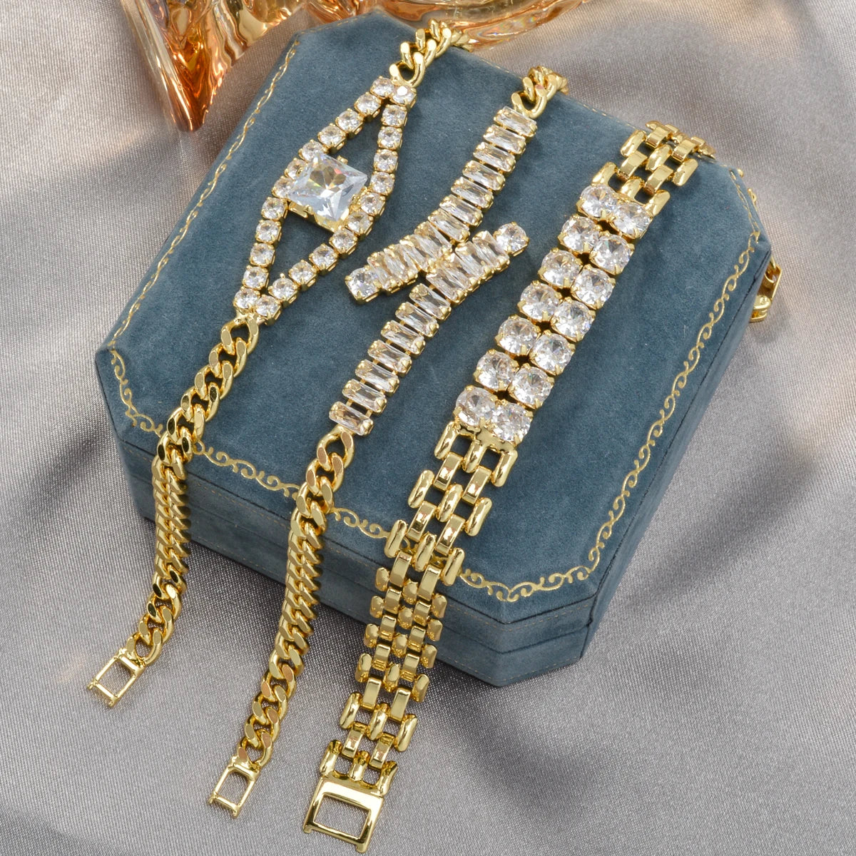 Bracelet double couche femme – Œil porte-bonheur et cristal, bijou élégant pour fête et cadeau